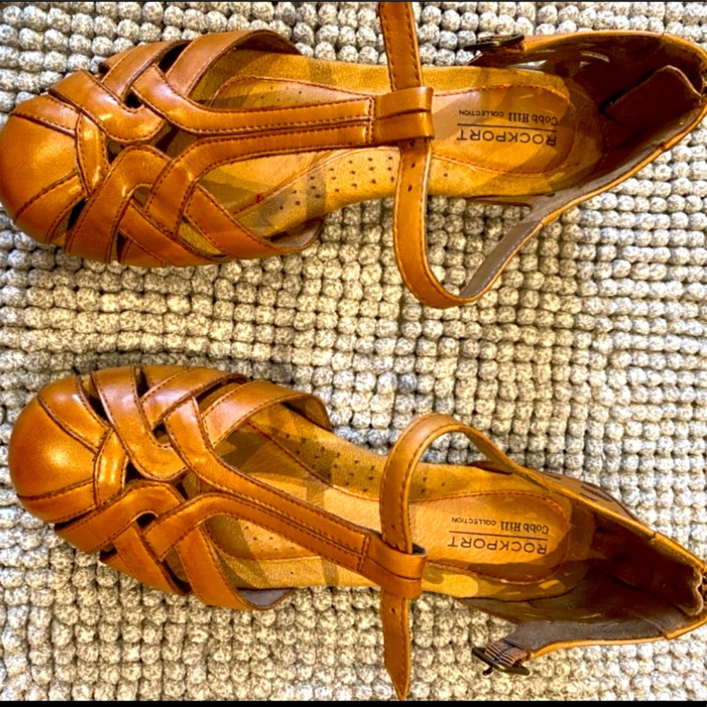 Rockport Cob Hill flat sandals size 7, Tan leather.